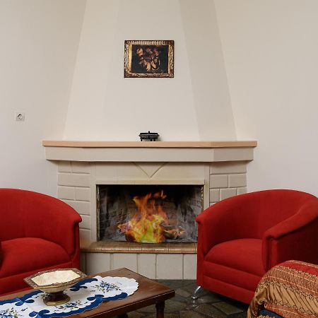 Petrakis Afrathias Garden House Villa Kalamaki  Ngoại thất bức ảnh