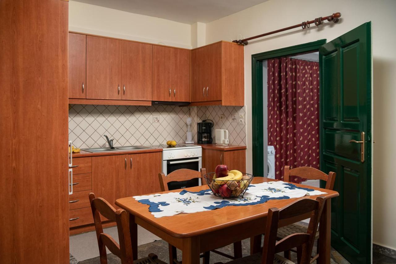 Petrakis Afrathias Garden House Villa Kalamaki  Ngoại thất bức ảnh