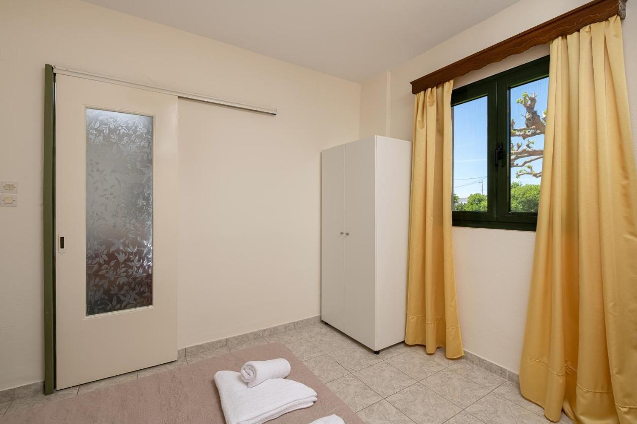 Petrakis Afrathias Garden House Villa Kalamaki  Ngoại thất bức ảnh