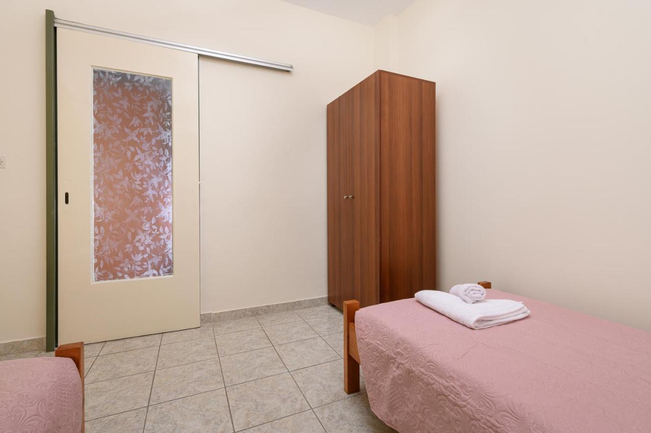 Petrakis Afrathias Garden House Villa Kalamaki  Ngoại thất bức ảnh