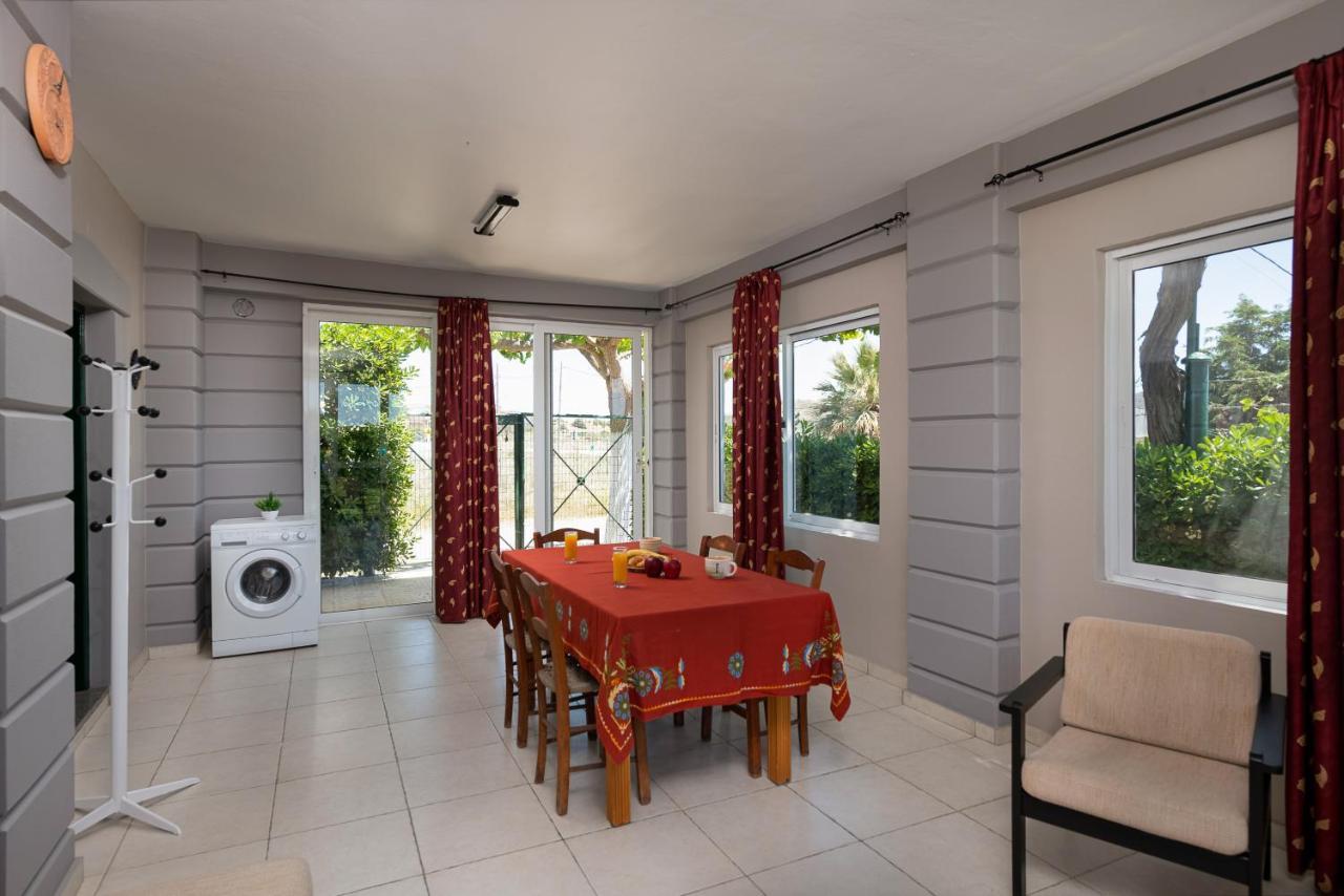Petrakis Afrathias Garden House Villa Kalamaki  Ngoại thất bức ảnh