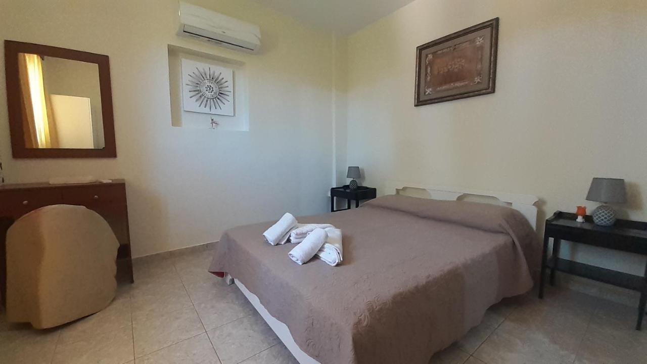 Petrakis Afrathias Garden House Villa Kalamaki  Ngoại thất bức ảnh